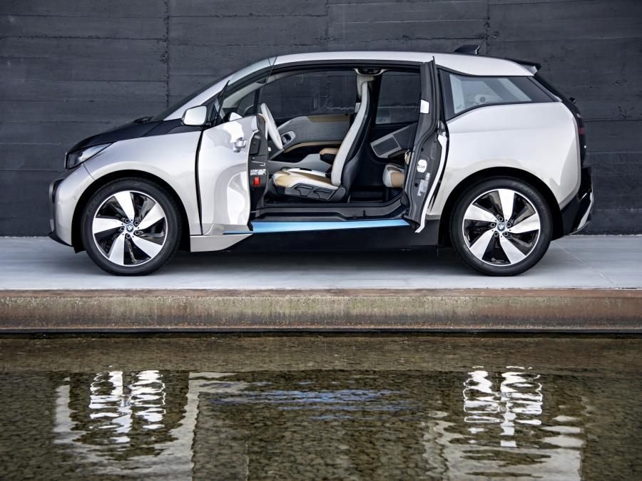  BMW i3 2014 года  (фото 4 из 240)